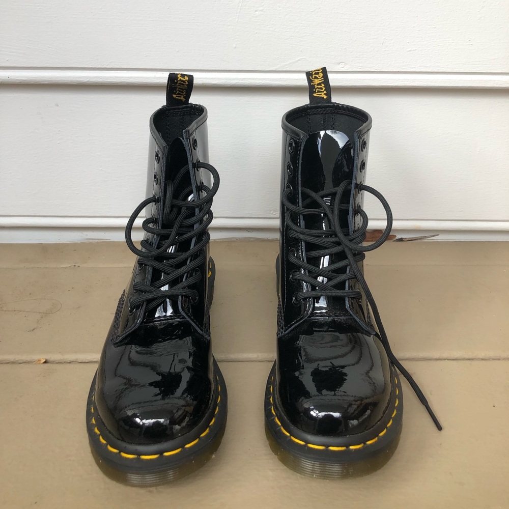 Dr. Marten’s 1460 Combat Boot-Women’s (US SIZE 6)